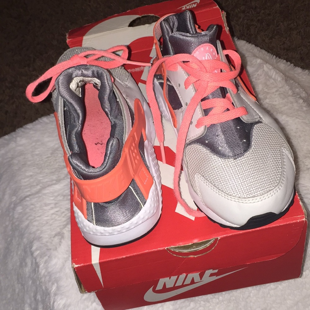 Girls Gray and Coral Nike Huaraches